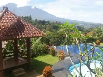 Villa Kayu Cisarua