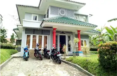 Villa Geulis Puncak Resort